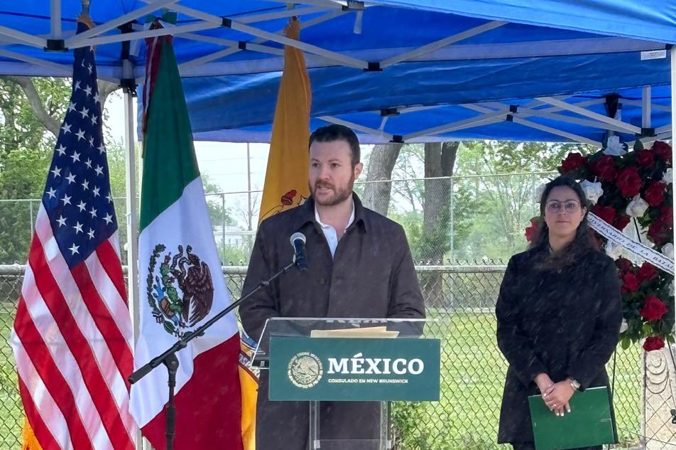 Andrew H Gross (@andrewhgross) on Twitter photo The economic contributions of Mexican-Americans in New Jersey are enormous as is our state’s connection with Mexico. I was proud to honor that in Passaic and share congratulations from <a href="/GovMurphy/">Governor Phil Murphy</a> this Cinco de Mayo with <a href="/ConsulmexNB/">Consulado de México en New Brunswick</a>, community members and officials from Puebla. The economic contributions of Mexican-Americans in New Jersey are enormous as is our state’s connection with Mexico. I was proud to honor that in Passaic and share congratulations from <a href="/GovMurphy/">Governor Phil Murphy</a> this Cinco de Mayo with <a href="/ConsulmexNB/">Consulado de México en New Brunswick</a>, community members and officials from Puebla.