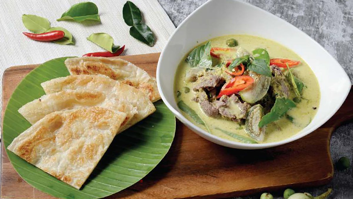 Green Curry is a classic Thai dish known for its vibrant green color and spicy, aromatic flavor. At the Great Hornbill Winery Restaurant, it's served with Roti.
#PBValley #TheGreatHornbillGrill #GreenCurry #Vineyard #Winery #FarmTours #Food #Travel #Khaoyai #Thailand2024