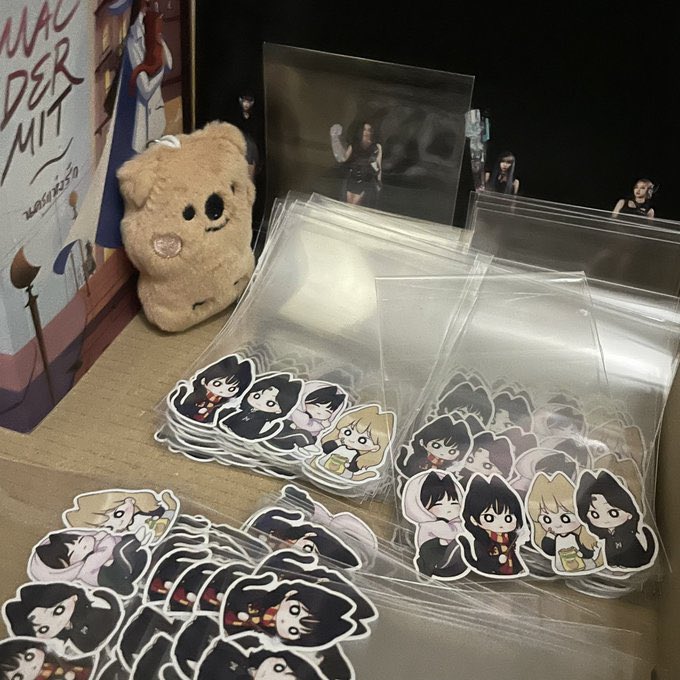 ขออนุญาตแนะนำคุณ @to9__x ค่ะ ลายเส้นน่ารักมาก ๆๆๆ ขออวดความน่ารักค่ะ แถมคุณนักวาดใจดีสุด ๆ ขอฝากคุณทูไนน์ด้วยนะคะ 🥺