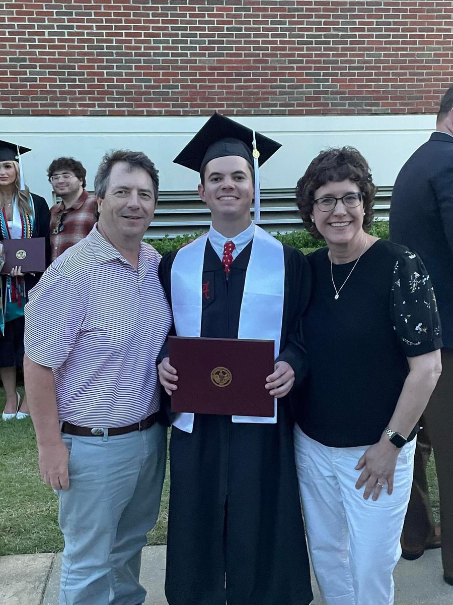 Proud of this young man!!
Can’t wait to see to where the road goes next 
#BamaGrad 
#BuiltbyBama
#RollTide
#Offthepayroll 😀