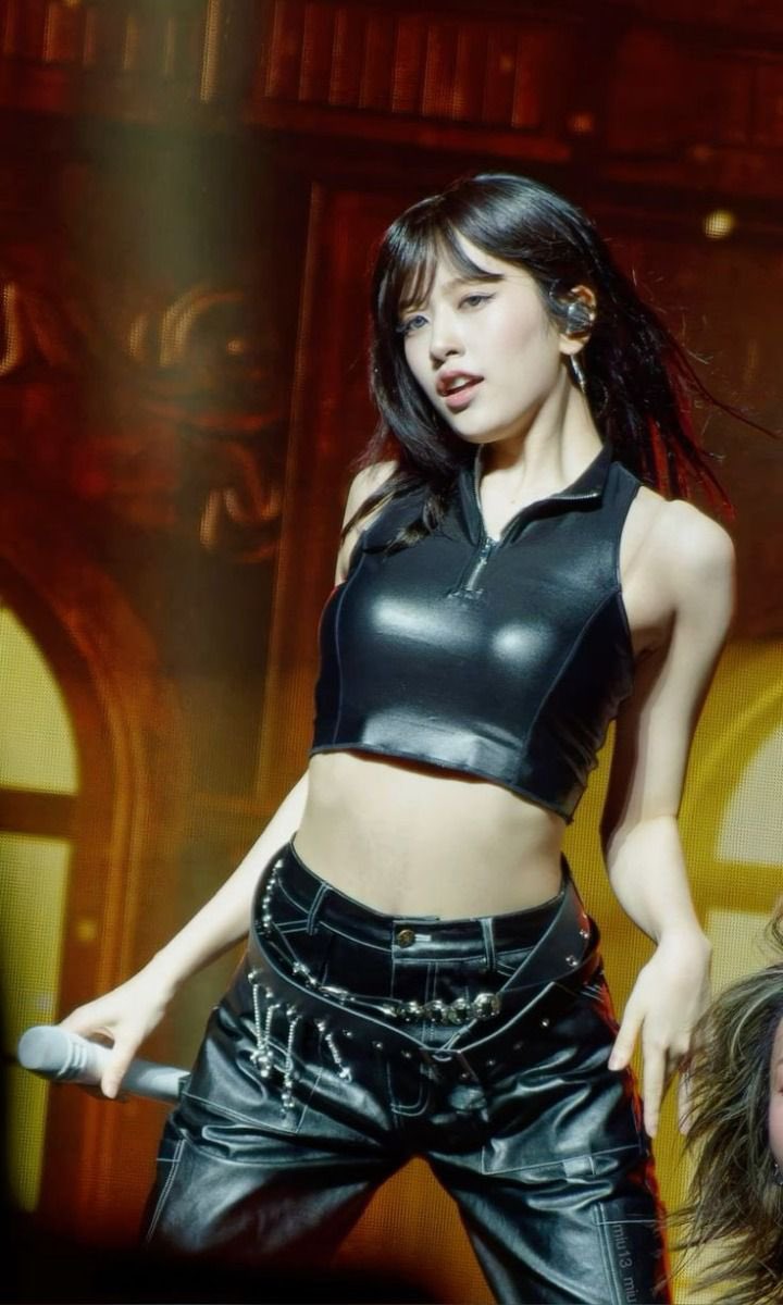 iveonic's tweet image. an yujin edits that will send you to the ER where you will never recover 🤤

[on going thread] 🧵