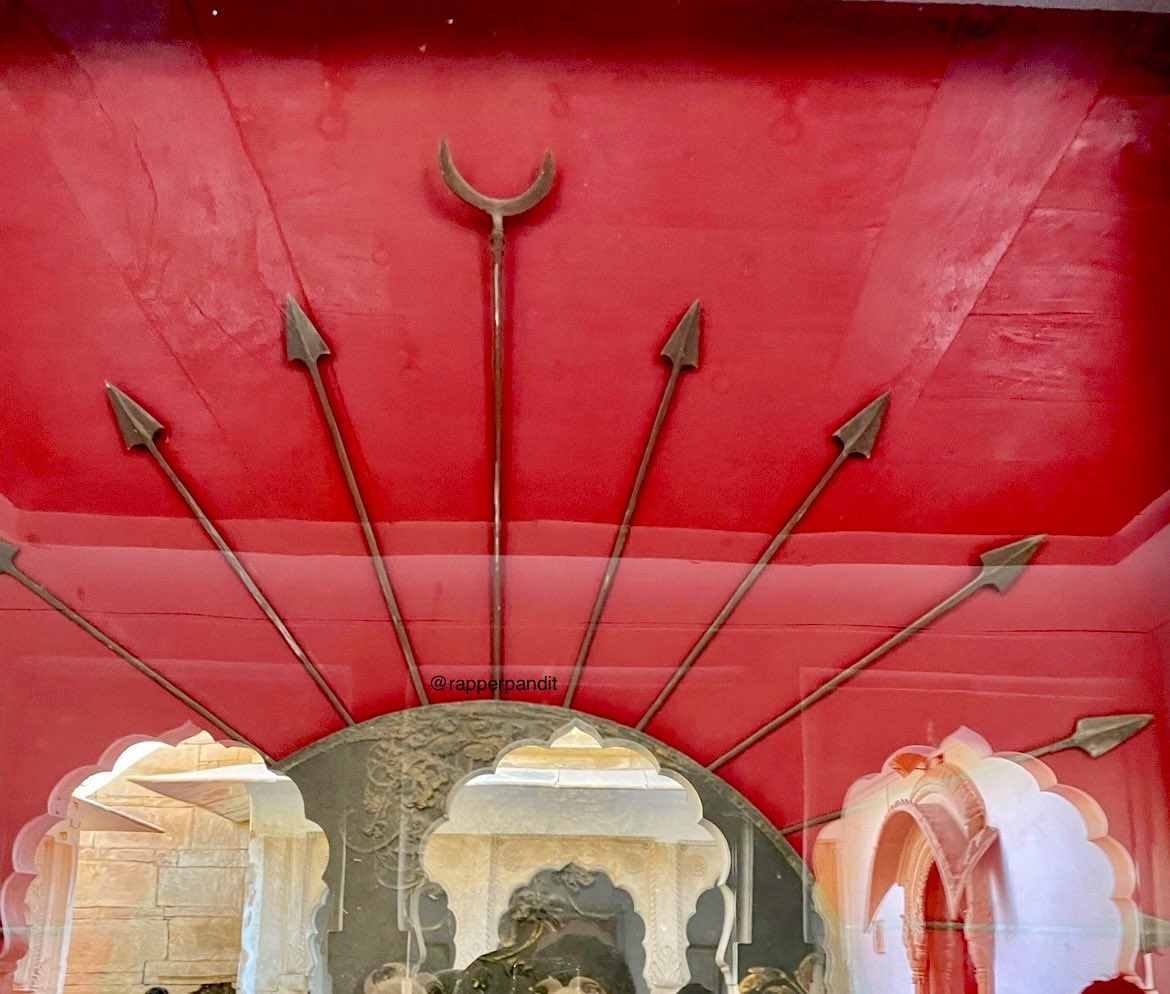 The Ardha-Chandra Arrow is Not just a Myth. Our ancients were Superb designers ✔️
~Jaisalmer Fort, Rajasthan