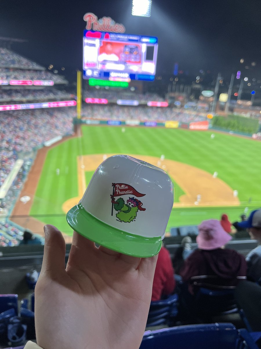 how amazing is this hat #gophillies