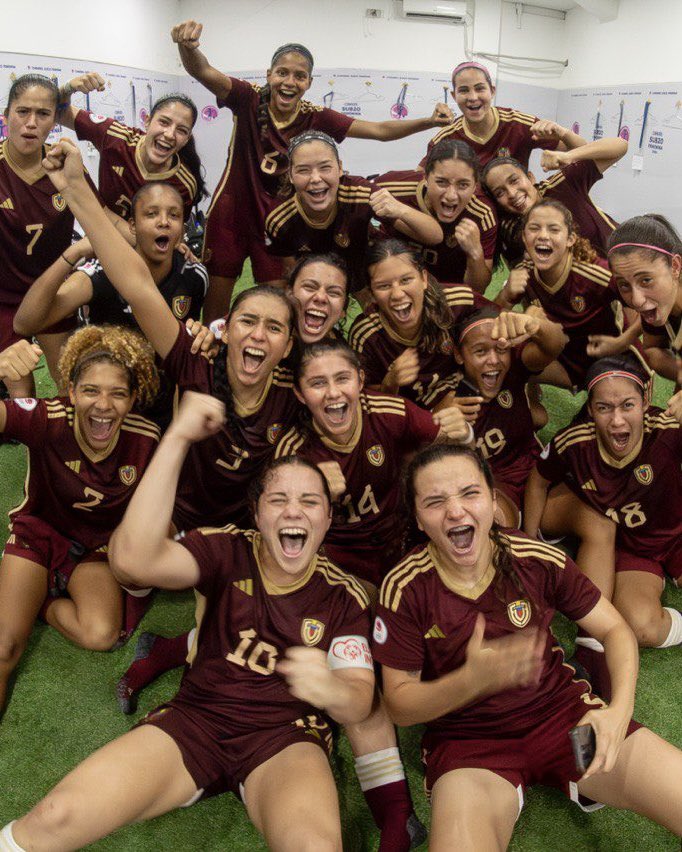 Meridianoonline's tweet photo. VENEZUELA ¡SOMOS MUNDIALISTAS!😍🇻🇪

La Vinotinto empató 2-2 con Argentina y clasificó a la Copa del Mundo Sub-20 Femenino🌟👏

¡VAMOS MUCHACHAS!🙏🥹

➡️Este partido lo viviste a través de las pantallas de Meridiano TV📺 #SUB20xMTV

📸 @femeninofvf https://t.co/cRWKI0jUzN
