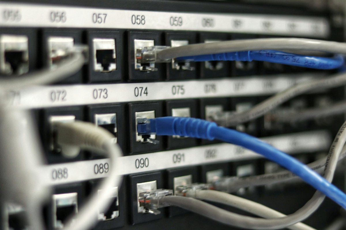Als netwerkbeheerder met gedegen kennis van Cisco en firewall producten draag je bij aan het verbeteren en (door-) ontwikkelen van onze infrastructuur. #itjobs #networkadmin #cisco #denhaag
it-idiots.nl/vacatures/vaca…
