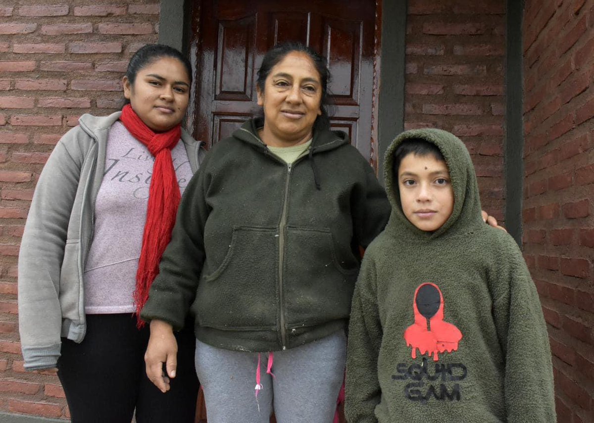 #Felicitaciones a las 12 familias de las localidades de Yuchán y Luján, que hoy recibieron las llaves de sus #ViviendasSociales !!
Muchas gracias a  la Comisión Municipal de Yuchán, por colaborar con el programa provincial !!!
#Viviendas 
#SantiagoDelEstero
