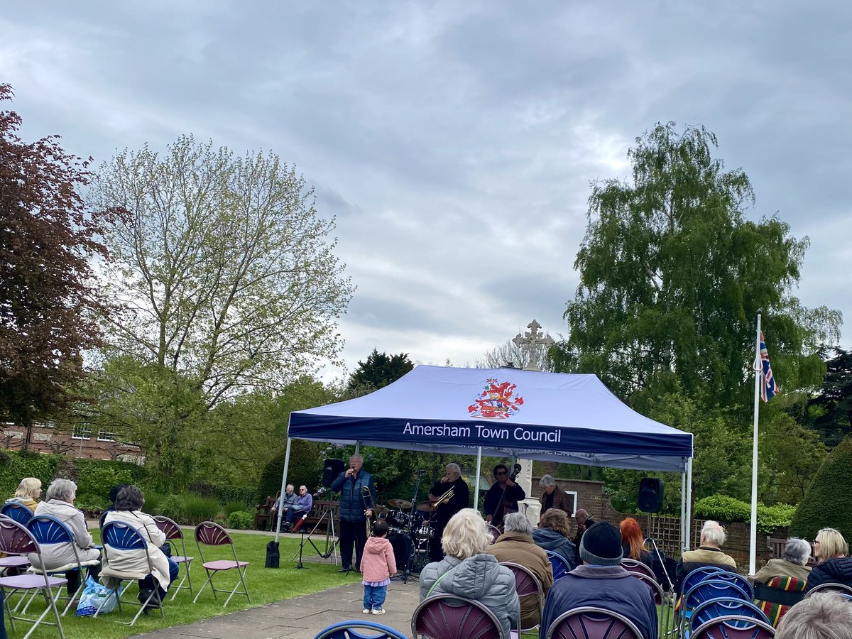 First of @AmershamTC band concerts in Memorial Gardens Old Amersham today. Well done Dixieland Swing Kings. Next one 19 May.