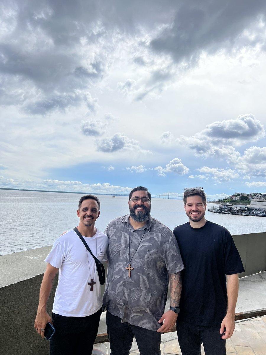 pedromcp's tweet photo. Que dias em Manaus! Benção de Deus reencontrar um grande amigo e fazer uma nova amizade. Vocês são benção @aldairqueiroz e @revpedromuniz! https://t.co/3sh7jkv37r