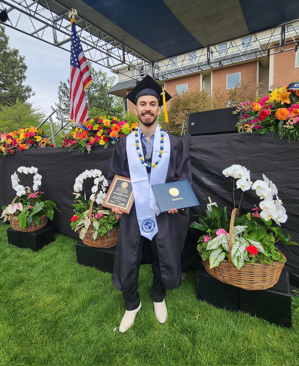 Oronia26's tweet photo. Congrats @luis_oronia We are beyond proud of you Mijo! #ClassOf2024 #CollegeGrad #ThisIsRegis 👏 🥳 https://t.co/XN2o8QXPLT