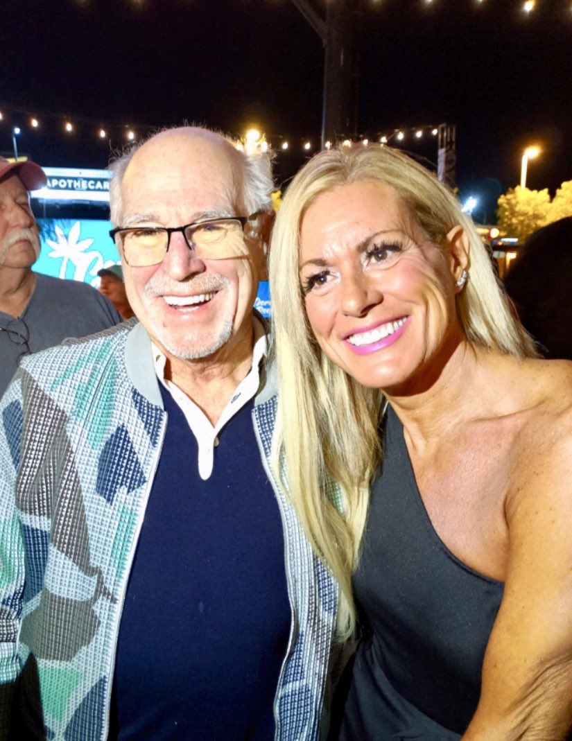 mackiefries's tweet photo. @radiomville @JDSpradlin @jazzfest 
You are so right Mac! Jimmy was exactly who we saw, who we loved! I had the pleasure of meeting him in Vegas and he was kind, funny and true. My soul is blessed for having met him. 🙏❤️🐬👍 https://t.co/mARmPZ73Zw
