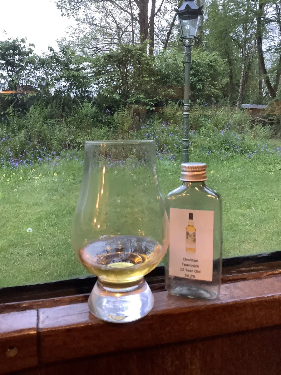1_womans_whisky's tweet photo. Raided the sample box for a few #BankHoliday drams. Chorlton Teaninich 12 yo, 6 yo @MasterOfMalt Speyside distillery & Chorlton Benrinnes 14 yo. Most enjoyable.
#dramtime #SundayDram https://t.co/KUp0XPU22O