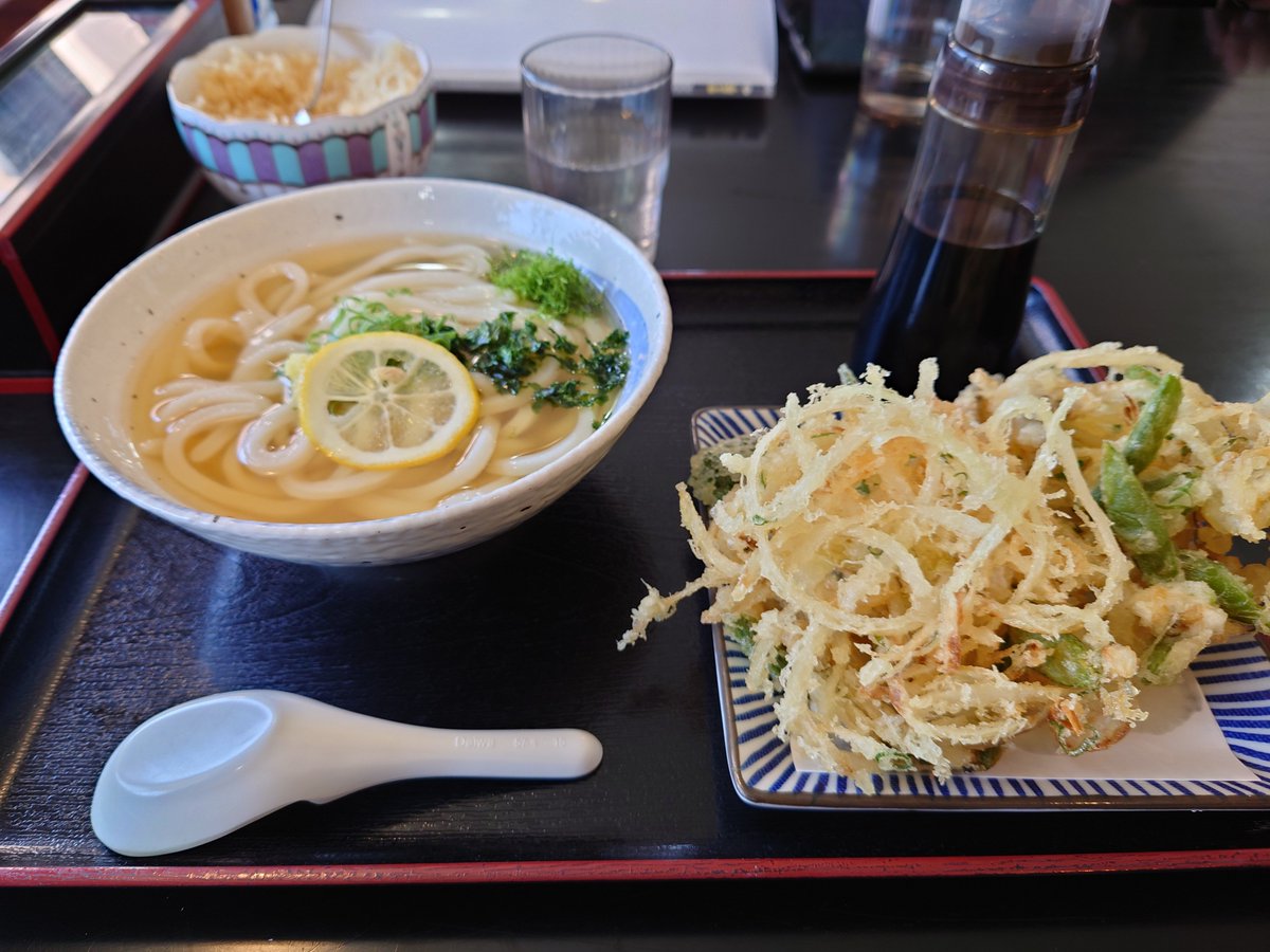 310Factory's tweet photo. 湖西カブミーティング♪
昼ご飯食べてたら、ジャンケン大会終わってるし…
#310factory
#リトルカブ
#カブ
#湖西カブミーティング https://t.co/DmauYXa9me