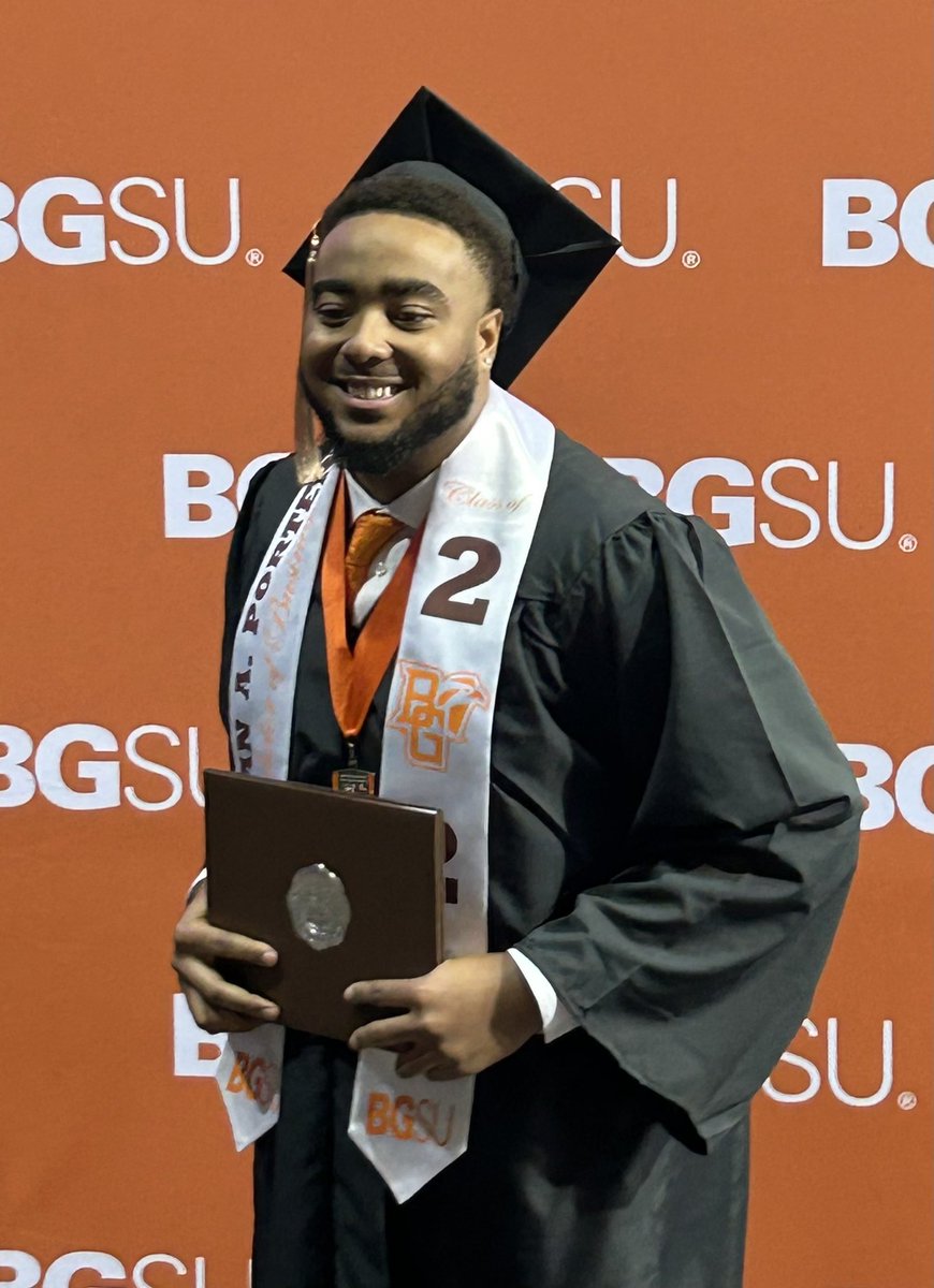Very proud of Big Red Alum Jordan Porter for finishing up his Bachelor's degree from @bgsu!!!
