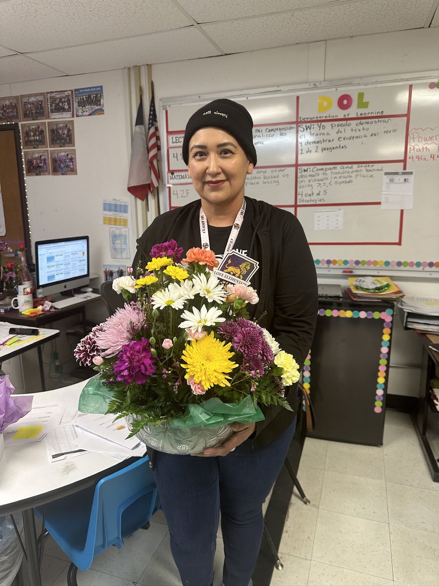 Families and Community! Voting opened this Friday for HISD Teacher of Year Fan Favorite! Please nominate our teacher Sylvia Medina at docs.google.com/forms/d/e/1FAI… @LoveAsstPrncpl @HISDCentral @ScottPlatt1