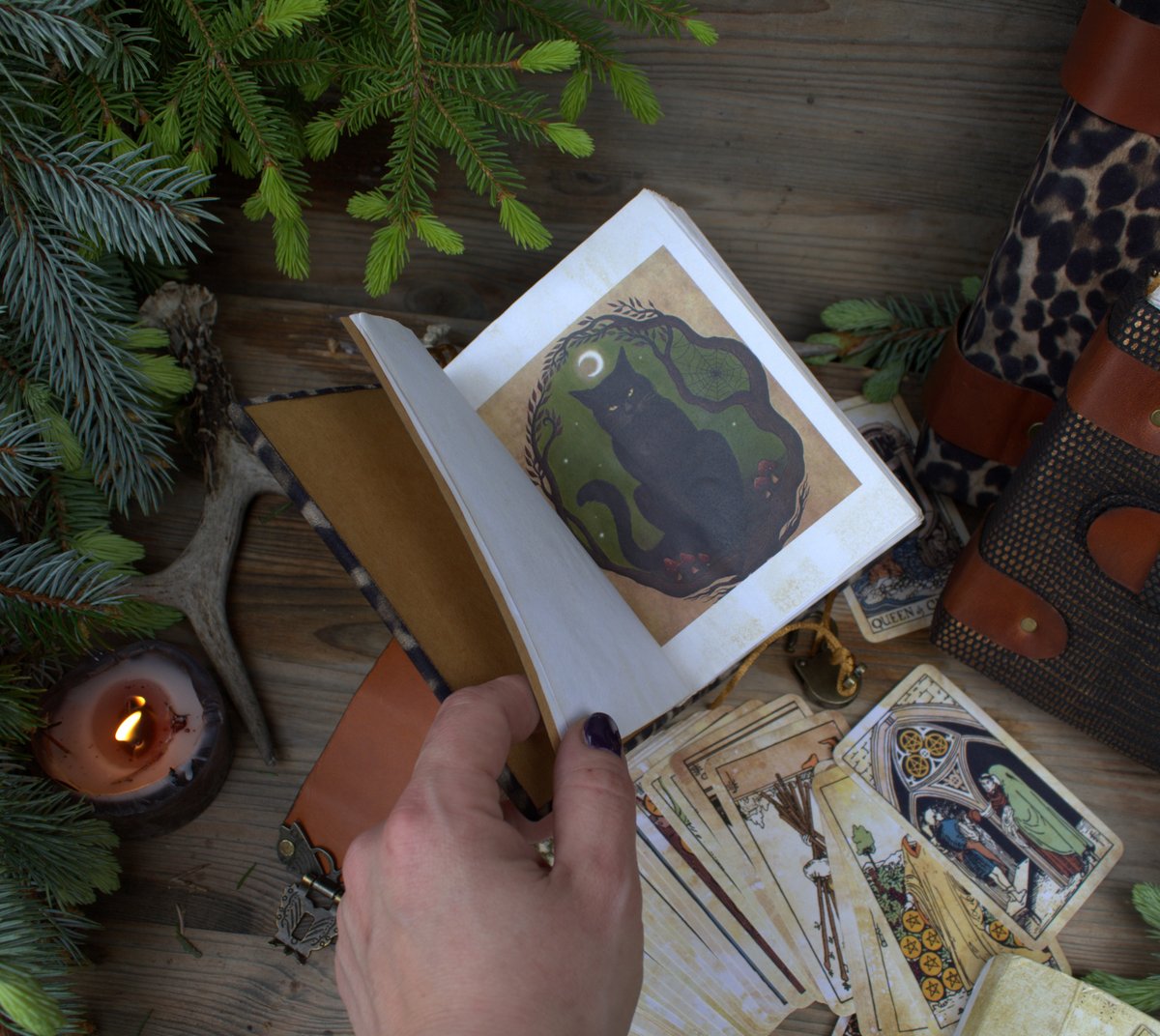 MemoryKeeper9's tweet image. memorykeeper.store/products/vinta… 
Back in stock! 👆
The Last Magical Grimoire 🙌