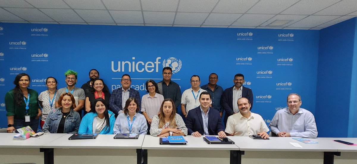 Thankful for having presented 'Reunited: Family Separation and Central American Youth Migration' coming out May 8 with @RussellSageFdn along w a new migration survey done with @ElCidemo at @UnicefSV and to talk to officials at ACNUR and @OIMCentroAmer in San Salvador, El Salvador
