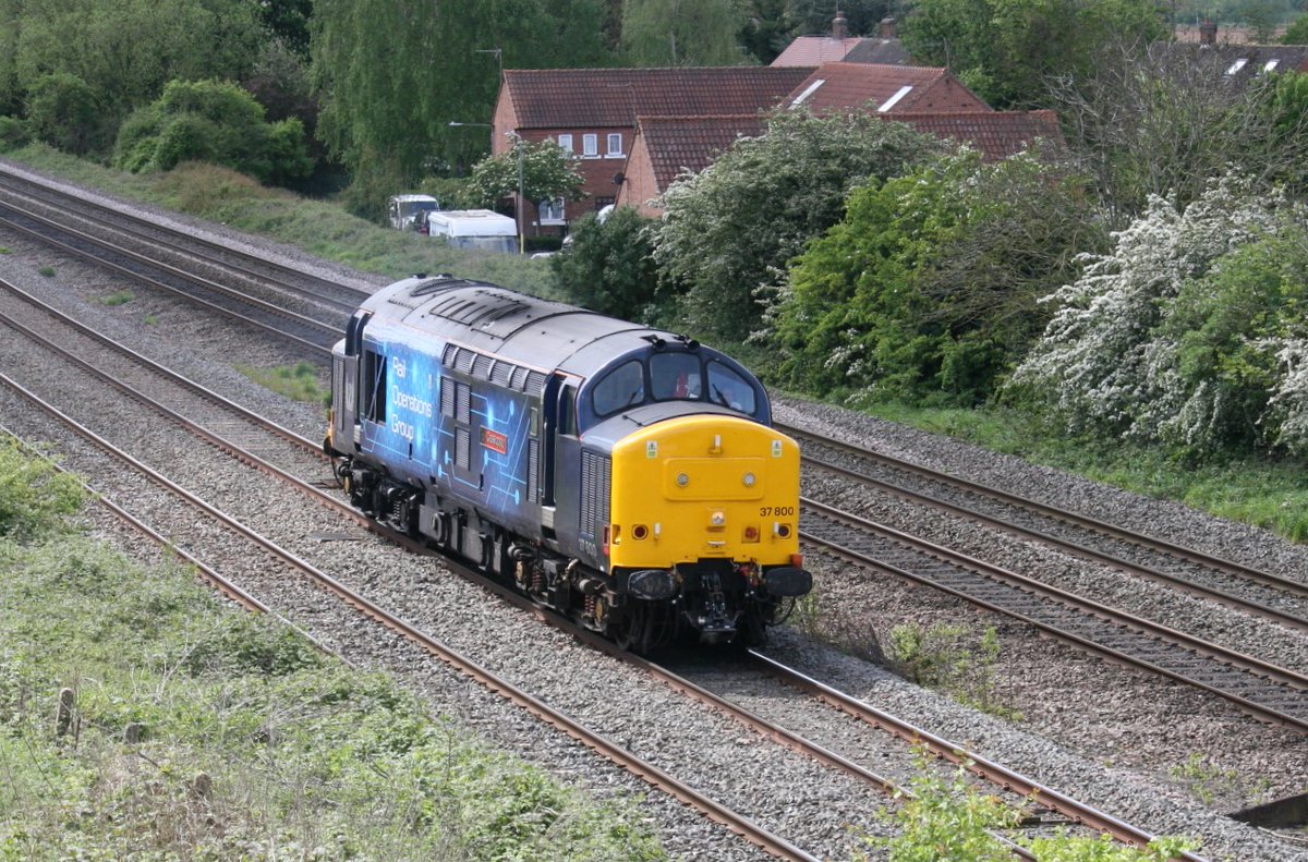 4/5/24 0M58 Old Oak Common to Derby RTC with 37800 passing Kingston @TheGrowlerGroup
