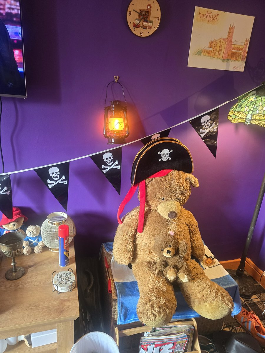 @KiszelyPhilip Big hugs from me and my pirate bear in Scotland