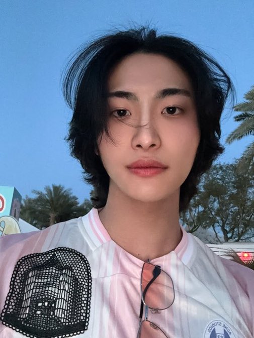 can i get a sec of y'alls time to appreciate the reforestation of seonghwa's eyebrows? like we are so carbon neutral now.