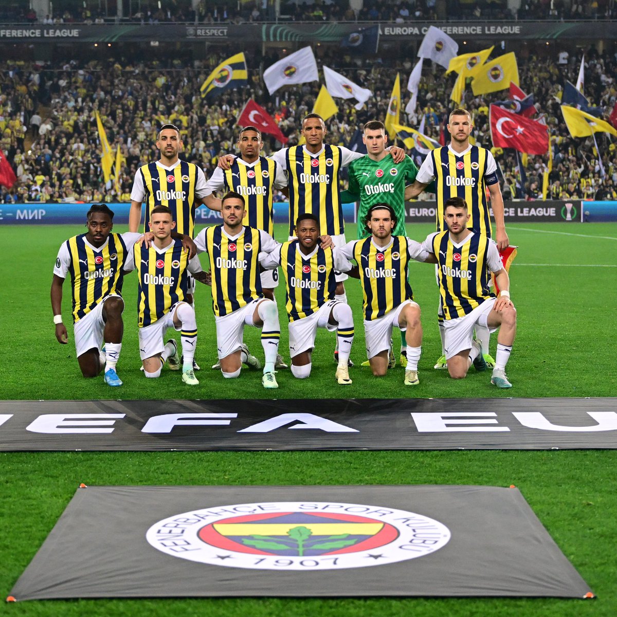 Bizim sevgisiz ne başkanlara ne kişilere sadece Fenerbahçe'ye.