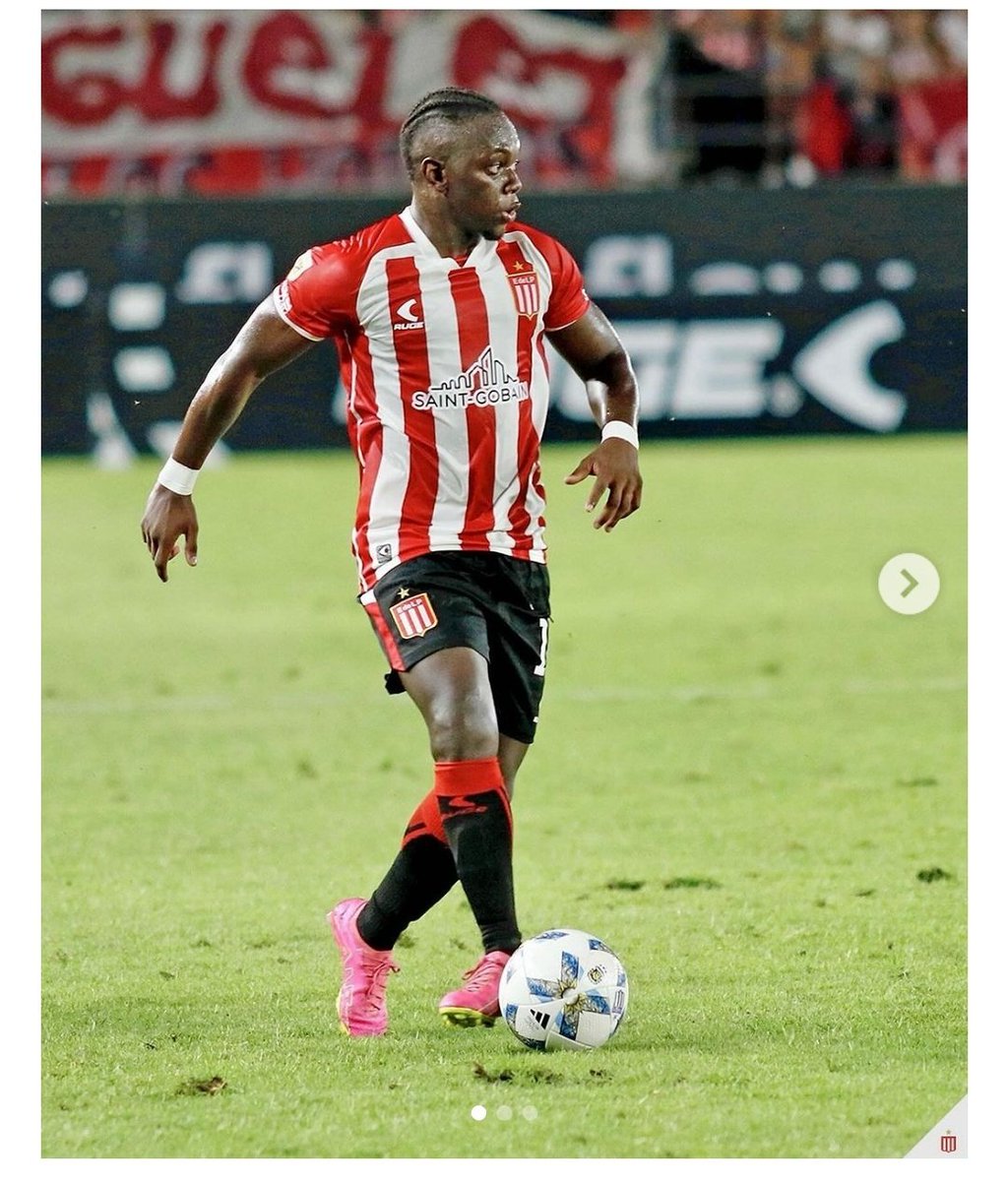 Edwin #Cetré, campeon de la copa argentina #copaargentina #EstudiantesLP apodado por él mismo como 'Kevin De Brownie', es una de las grandes revelaciones del equipo argentino, aunque su camino no ha sido nada sencillo. El jugador colombiano nació en uno de los barrios más ↙️↙️