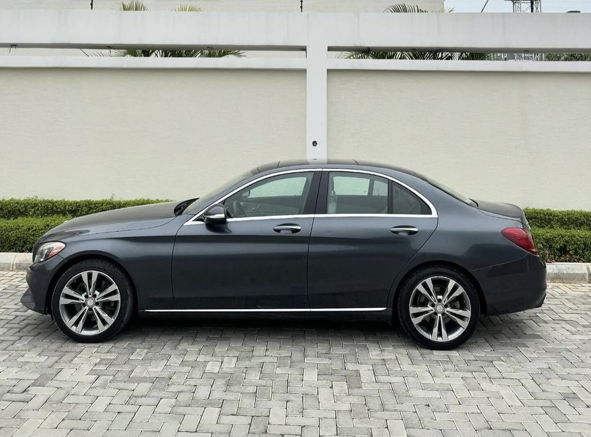 2015 Mercedes Benz C300 now available 
-Grey on Milk Interior 
🏷️: N22 million ($16k)
Contact for details 📥