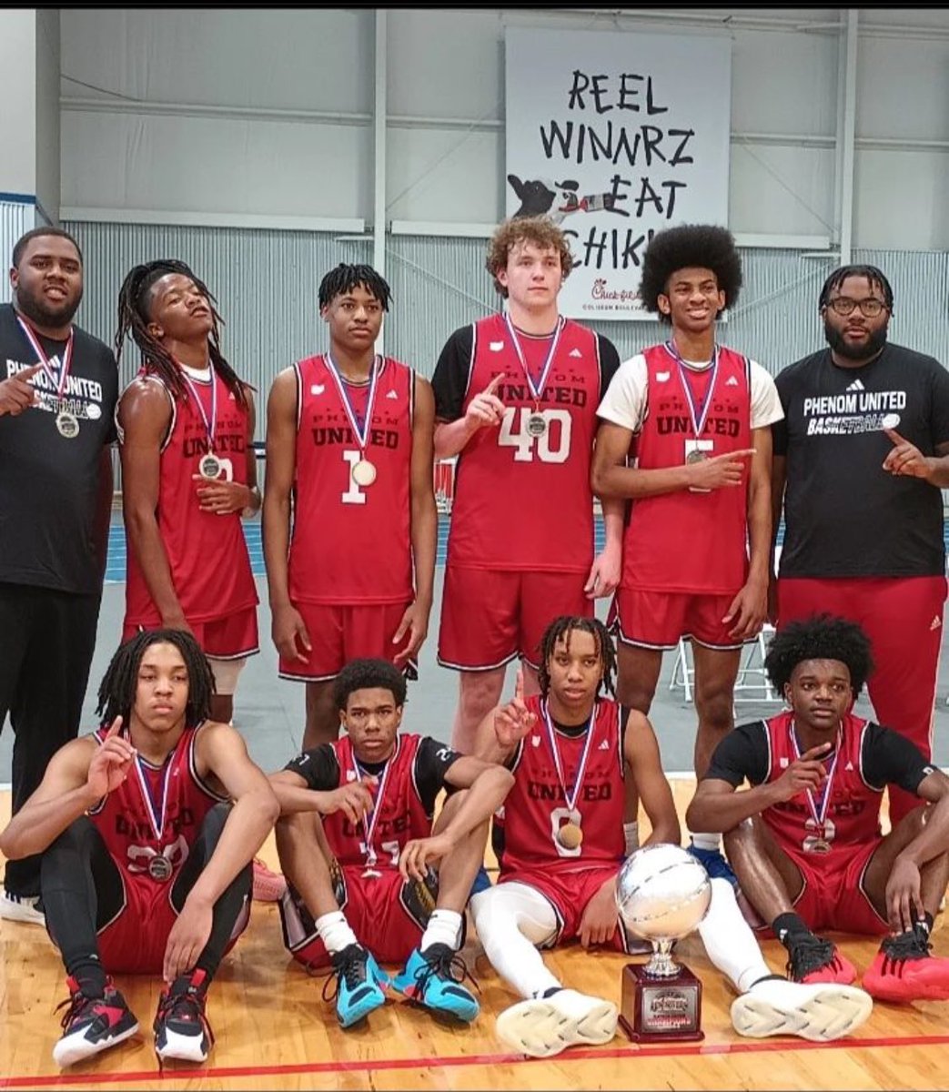 Congratulations to the 2024 Bill Hensley Run/Slam Platinum Champions Phenom United 3SSB 15u. This team started off slow and has turned it completely around. I’m so proud of this group and Coach Nick and his assistant coaches. Congrats 🏀🎊🎉👏🏽🔥 #WeArePhenomUnited “Coach” Howard