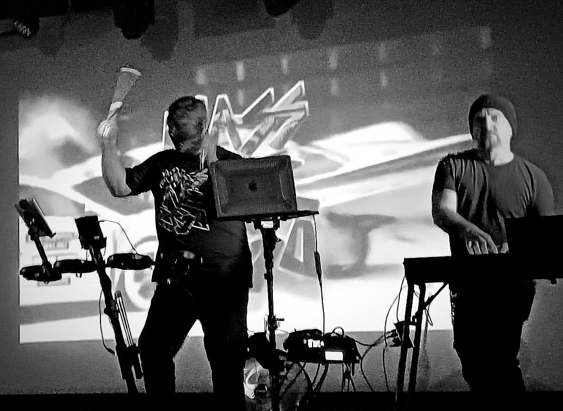 PorlYoung's tweet image. Berlin 02.05.24
At @outofline weekender at for my debut with Massive Ego. Thank you for accepting me and to all those who came to support us. #massiveego #outofline #astrakulturhausberlin #darkelectro #darkwave #musicmanaxis