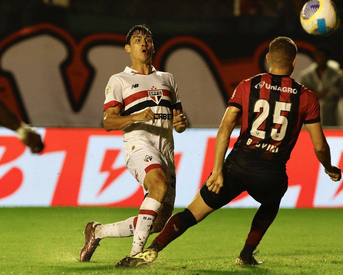 ⚽️ ¡Que golazo, gringo! 🇻🇪 

Ferraresi marcou seu primeiro gol com a camisa do São Paulo, e foi um golaço!

#VamosSãoPaulo 🇾🇪