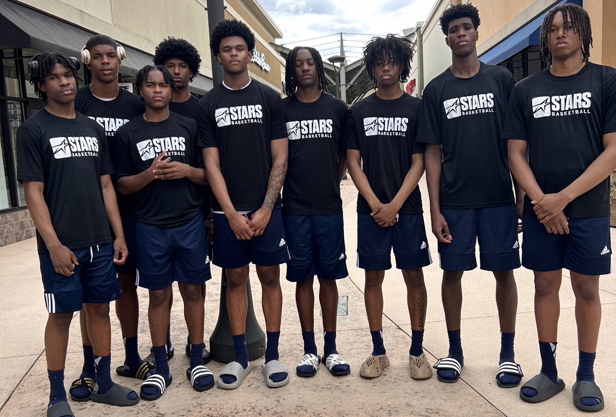 Solid win over J Squad 48-38 to finish 3-1 this weekend in Alabama @3StripesGOLD ⭐️ Very recruitable team based out of South Carolina. College coaches have been inquiring already. @iamcoache_ @csavage___ @UStarsse