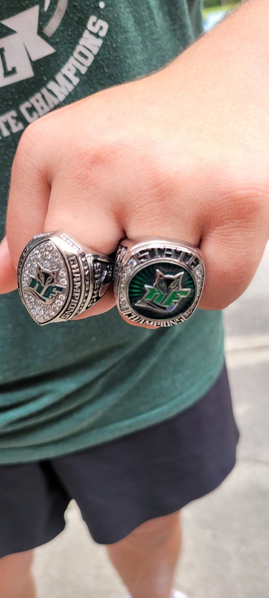 It's #RingSZN for @dfhsfootball 🫶🏼