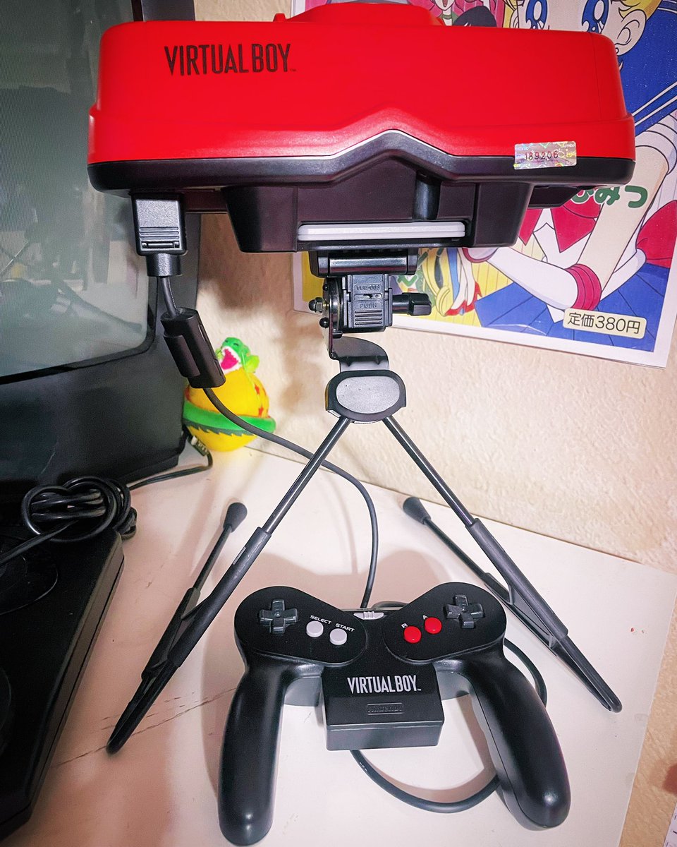 Been going back and forth, if I should get the #VirtualBoy again, since trading it off several years back.. finally got it back this year, and I’m glad I did. 
.
.
#Gamersbloc #Gaming #Gamer #RetroCollector #Retro #Nintendo #RetroGaming #RetroGamer #CRT #Anime #Sailormoon #Fun