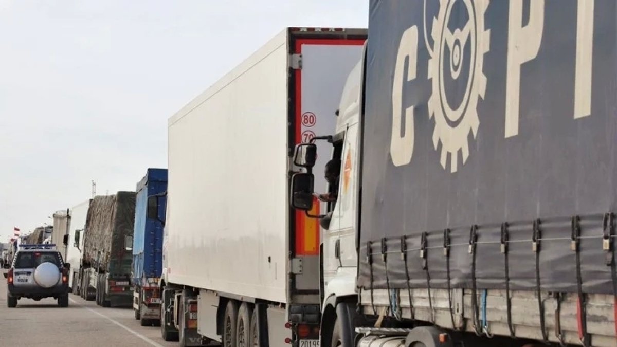 Spanje beboet Marokkaanse vrachtwagens voor te veel brandstof in tank dlvr.it/T6Shr3