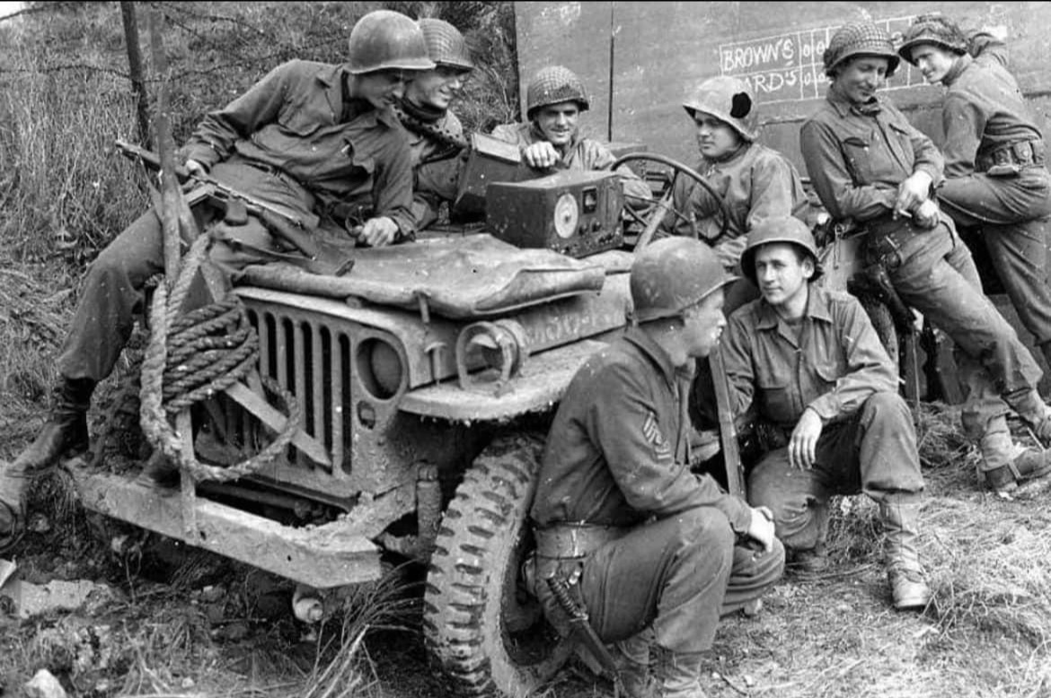 Just some American heroes taking a break from the war in Europe to listen to the radio. 📻