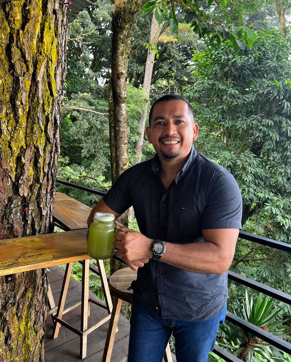 EdwinPiche15's tweet photo. Feliz tarde de #domingo Dios les bendiga 🙏

Hora de almorzar 😃‼️ https://t.co/ukMi7aTkYV