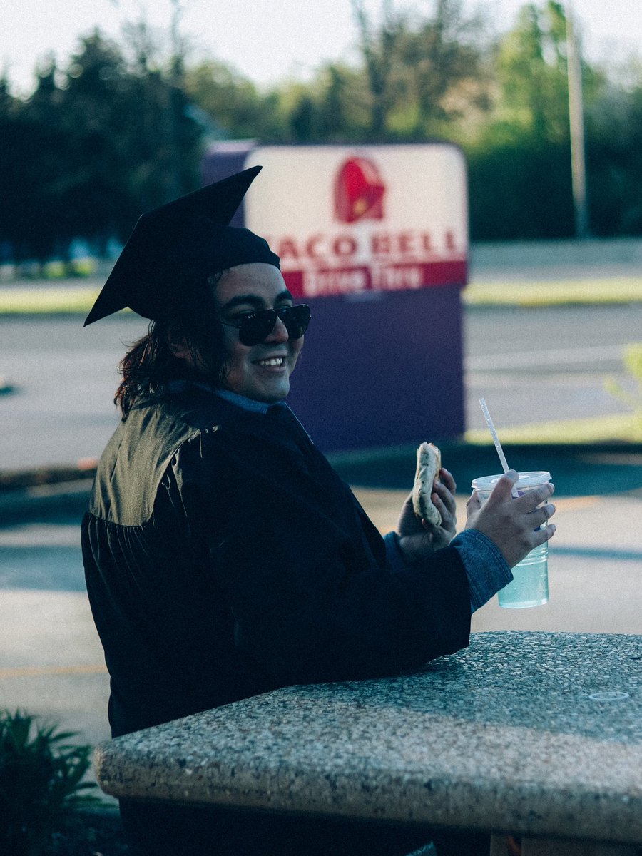 kevin_c_18's tweet photo. Best way to celebrate my graduation is at @tacobell with a Crunchwrap and a Baja Blast https://t.co/JYPwcglab2