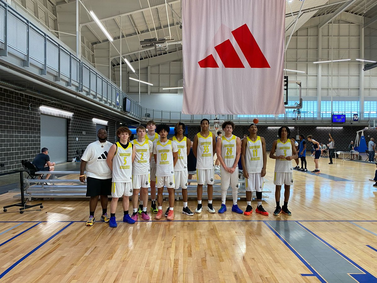 CoachPaulHarvey's tweet photo. Our @Southern3sgb team is 3-1 to start their @3StripesGOLD season.

Also shoutout to @Hislop_Connor @kooperkelly2 @jblake_2025. They have played for the program I’ve been part of their whole high school careers. 

These 3 should have great senior years at Sand Springs and Victory https://t.co/Vh0MSkFrFP