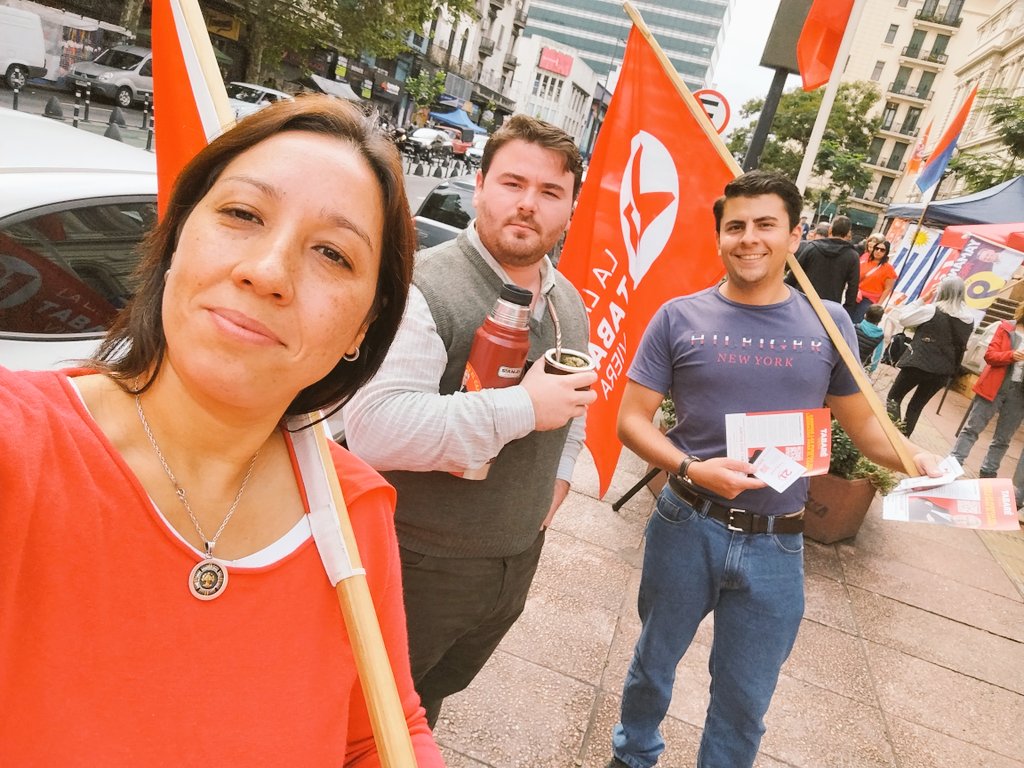 LauraMieres7's tweet photo. Domingo de militancia @La21uy @nicosan1978 @Tabareviera @PartidoColorado @Batllistas_uy https://t.co/CpOOGAGKxo