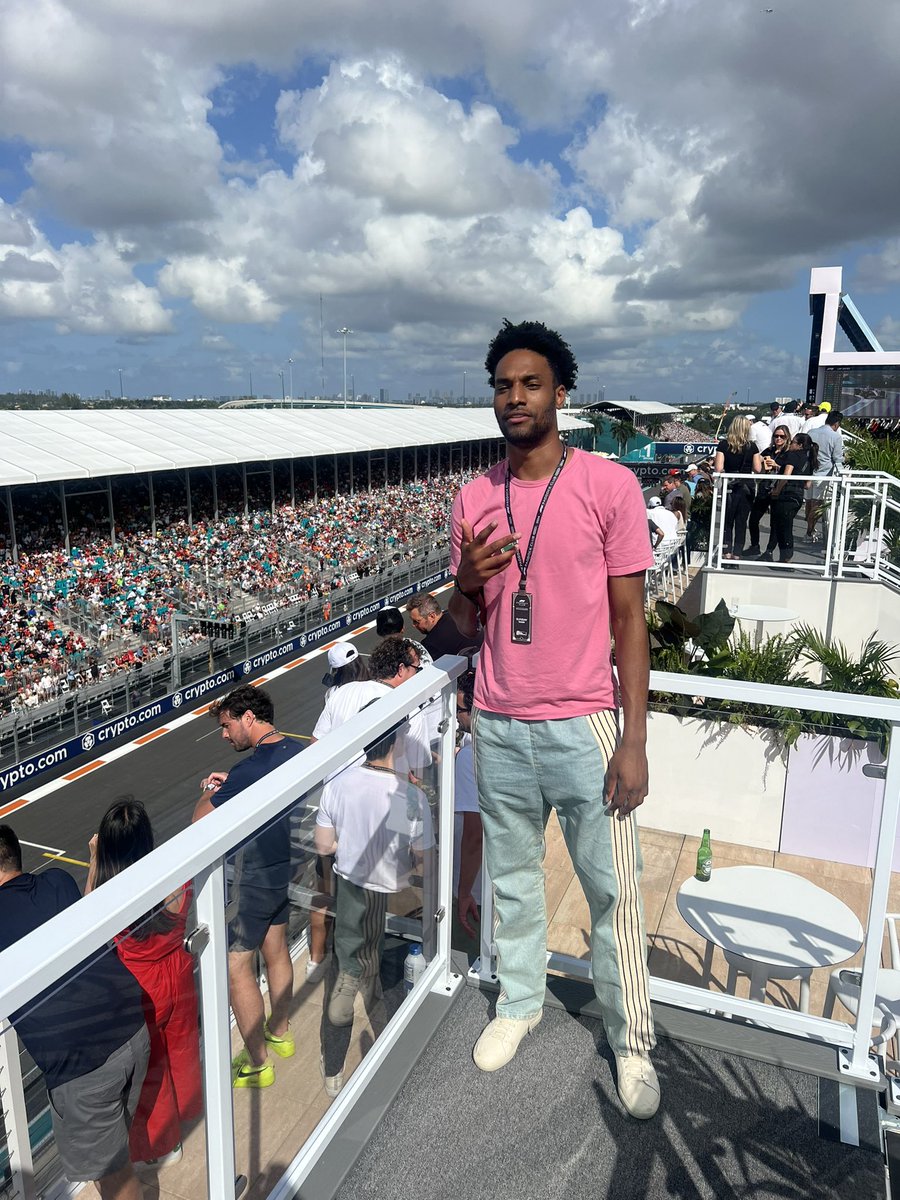 Ansem wif @coinbase @ F1