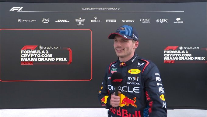 Button: 'Sence bu McLaren'in gerçek hızı mı?' Verstappen: 'Umarım değildir.' (Gülerek)
