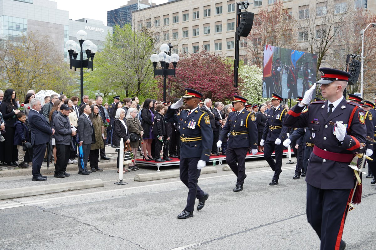 Today is the 25th anniversary of the #OntarioPoliceMemorial for the annual Ceremony of Remembrance in honour of police officers who have paid the ultimate sacrifice. @PeelPolice will always honour the officers we have lost and their families. #HeroesinLife