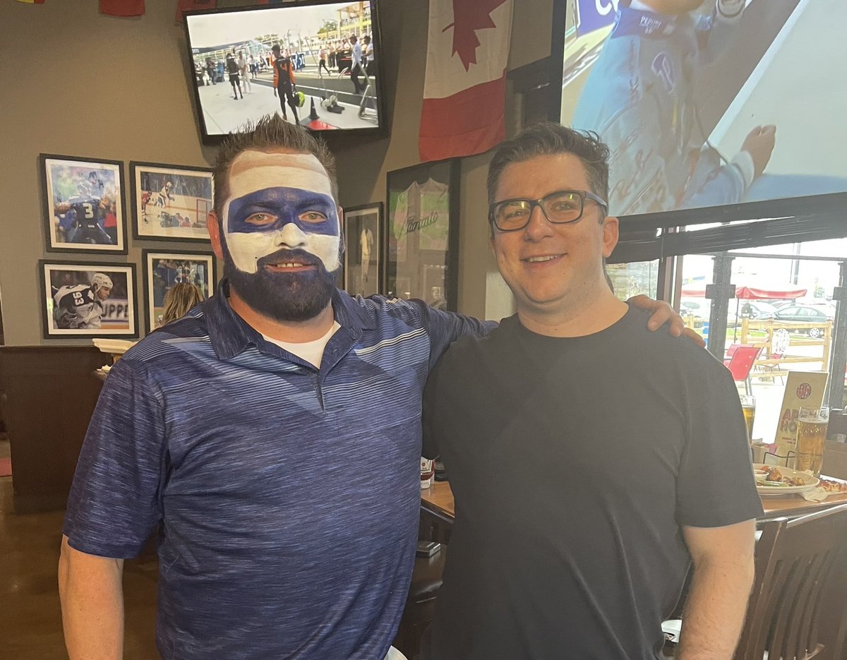 The #LeafsForever unceremonious exit from the #StanleyCupPlayoffs led to this meet up but always an absolute pleasure to chat with my friend @Steve_Dangle no matter the circumstances. #GoLeafsGo #LeafsNation @sdpnsports