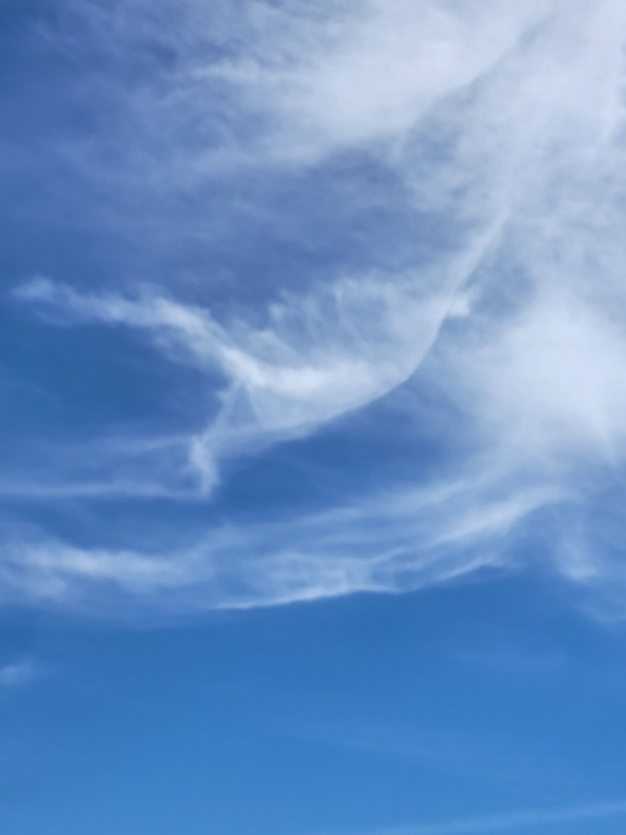 Abstract clouds I took while taking a walk 
(Part 2)
#clouds #cloudphotography