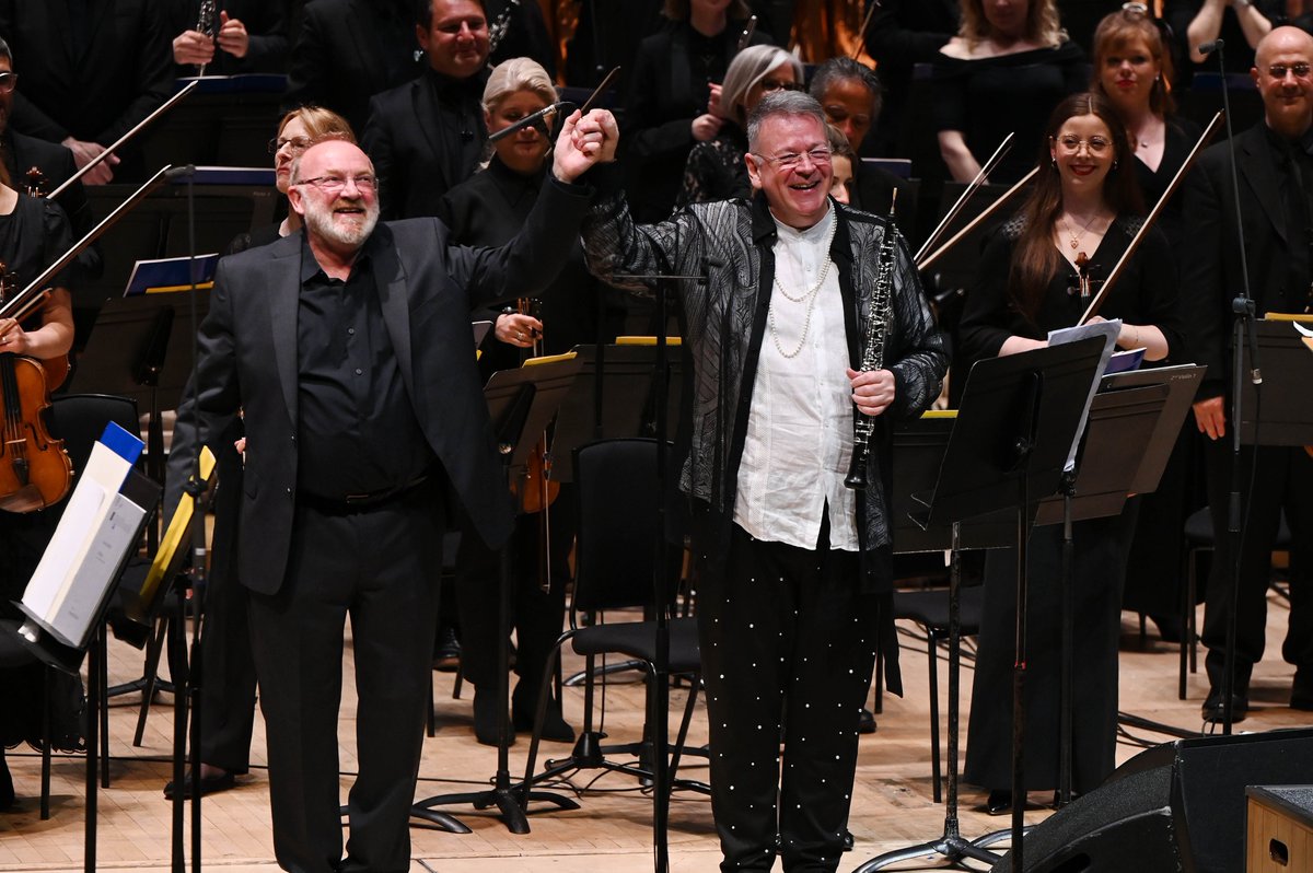 BBC Symphony Orchestra & Chorus (@bbcso) on Twitter photo Thank you to all who joined us tonight at the Barbican for Total Immersion: Italian Radicals.
...especially to conductor Martyn Brabbins, soloists Anna Dennis, John Finden, <a href="/ndanielmusic/">Nicholas Daniel OBE 🇺🇦🏳️⚧️</a>, and <a href="/TomLessels/">Tom Lessels</a> – and to the @BBC_Singers.
This concert was recorded for broadcast and Thank you to all who joined us tonight at the Barbican for Total Immersion: Italian Radicals.
...especially to conductor Martyn Brabbins, soloists Anna Dennis, John Finden, <a href="/ndanielmusic/">Nicholas Daniel OBE 🇺🇦🏳️⚧️</a>, and <a href="/TomLessels/">Tom Lessels</a> – and to the @BBC_Singers.
This concert was recorded for broadcast and