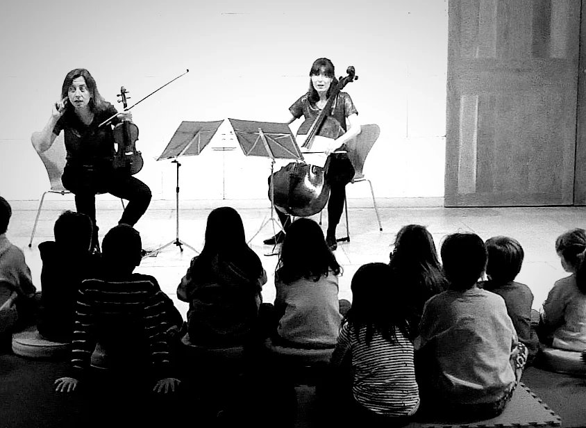 La vuelta al mundo en ocho cuerdas tweet media