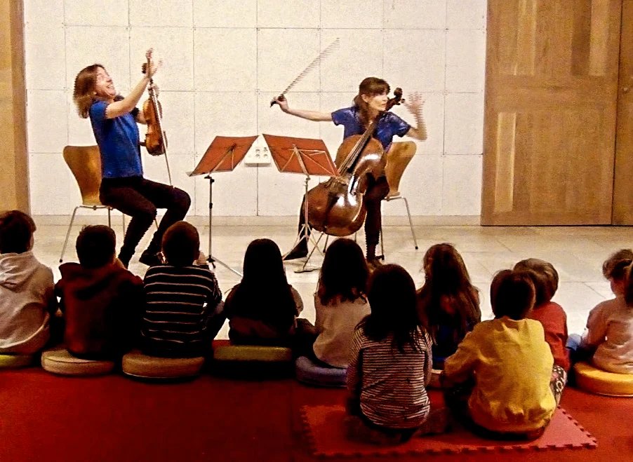 La vuelta al mundo en ocho cuerdas tweet media