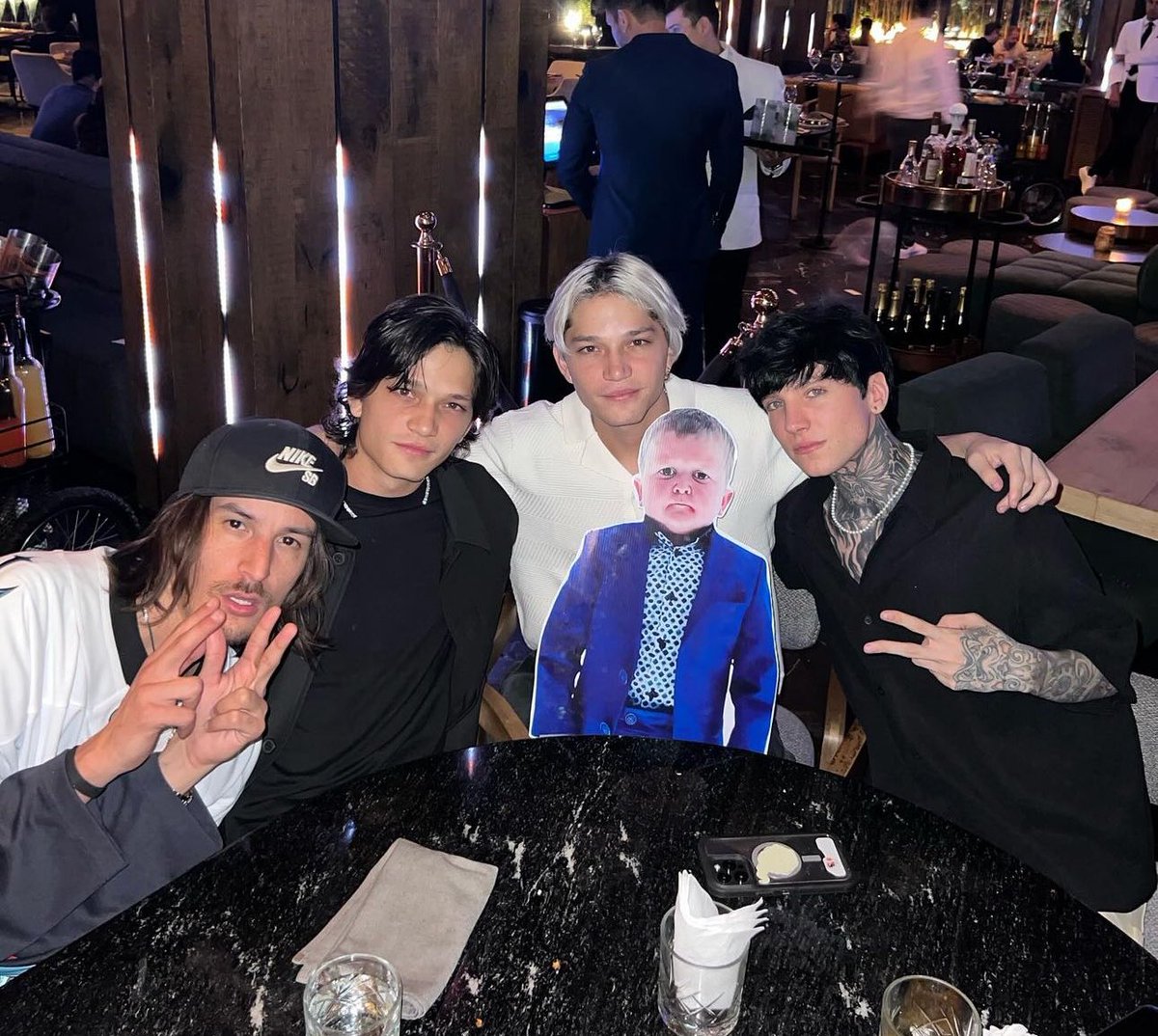 3am_musica's tweet image. Muchas gracias a todos por sus bonitos mensajes🖤 Ha sido un cumple épico. Rodearte de buenas personas es lo mejor que te puede pasar🥹