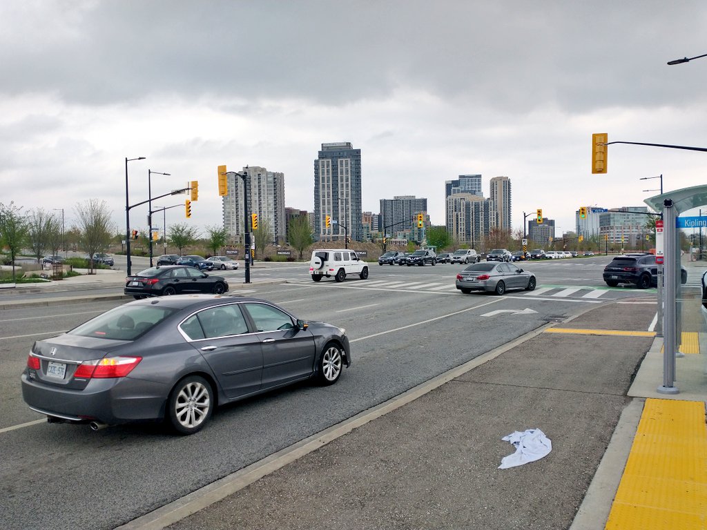 It's good that they got rid of the spaghetti junction at Six Points, but to walk from the future Etobicoke civic center to Kipling subway you need to cross *eight lanes* of traffic on Dundas West at Kipling.