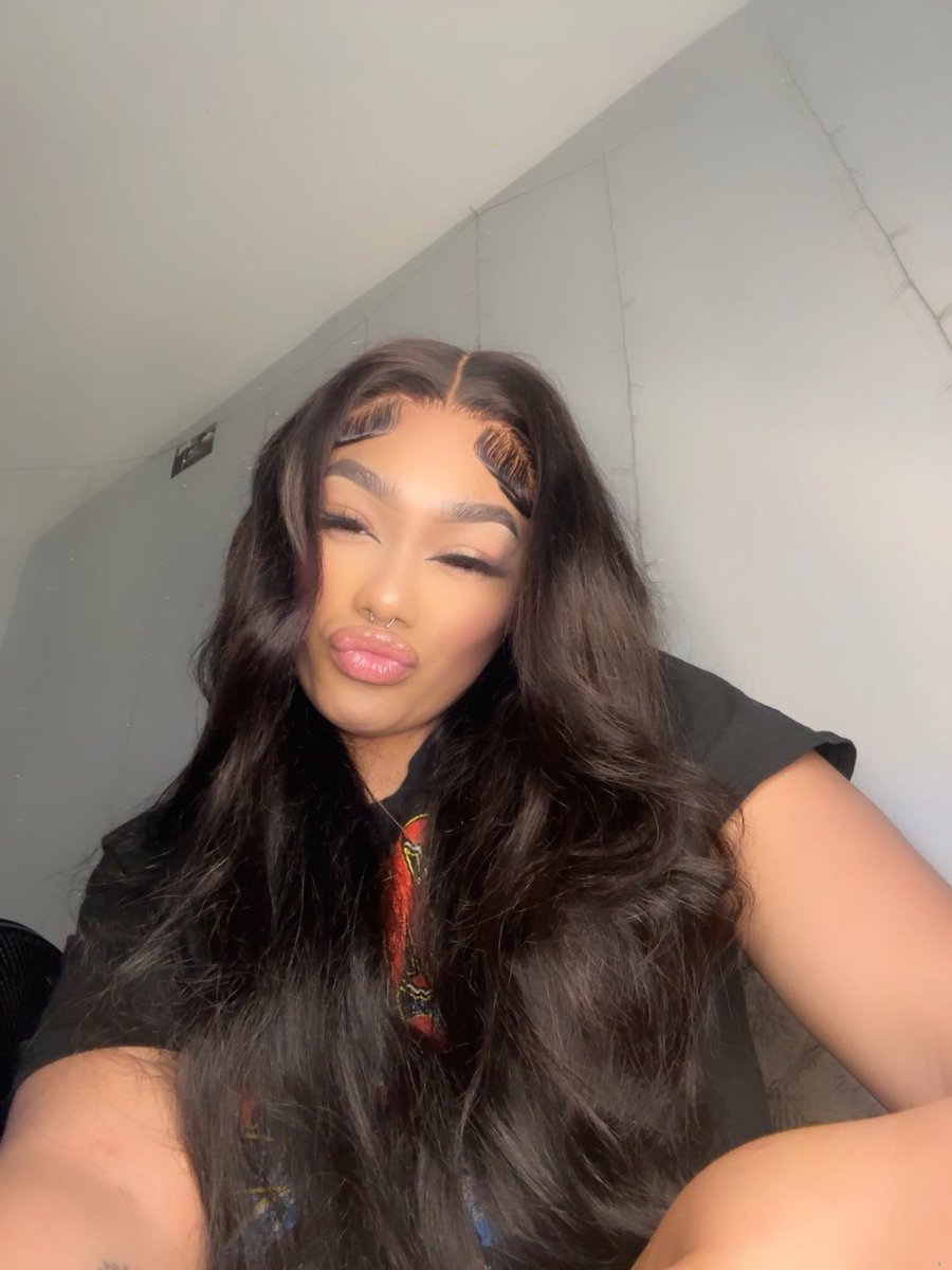 hmuaniyah's tweet photo. 24 🫶🏽. cincodemayooo https://t.co/UJimOZFnFg