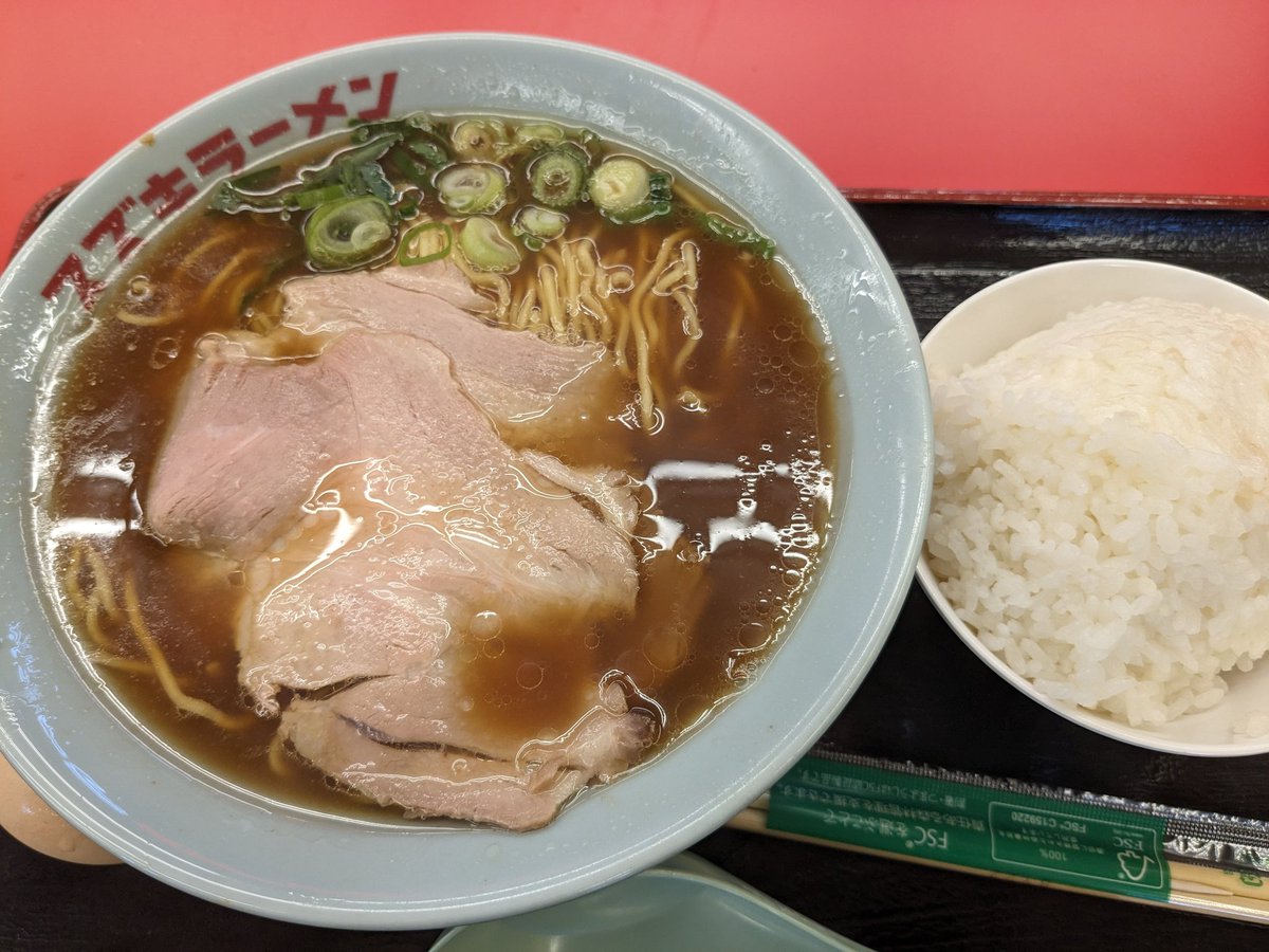 前から行きたかったスズキラーメンなう。磐田のヤマハ発動機本社工場の横にあります。